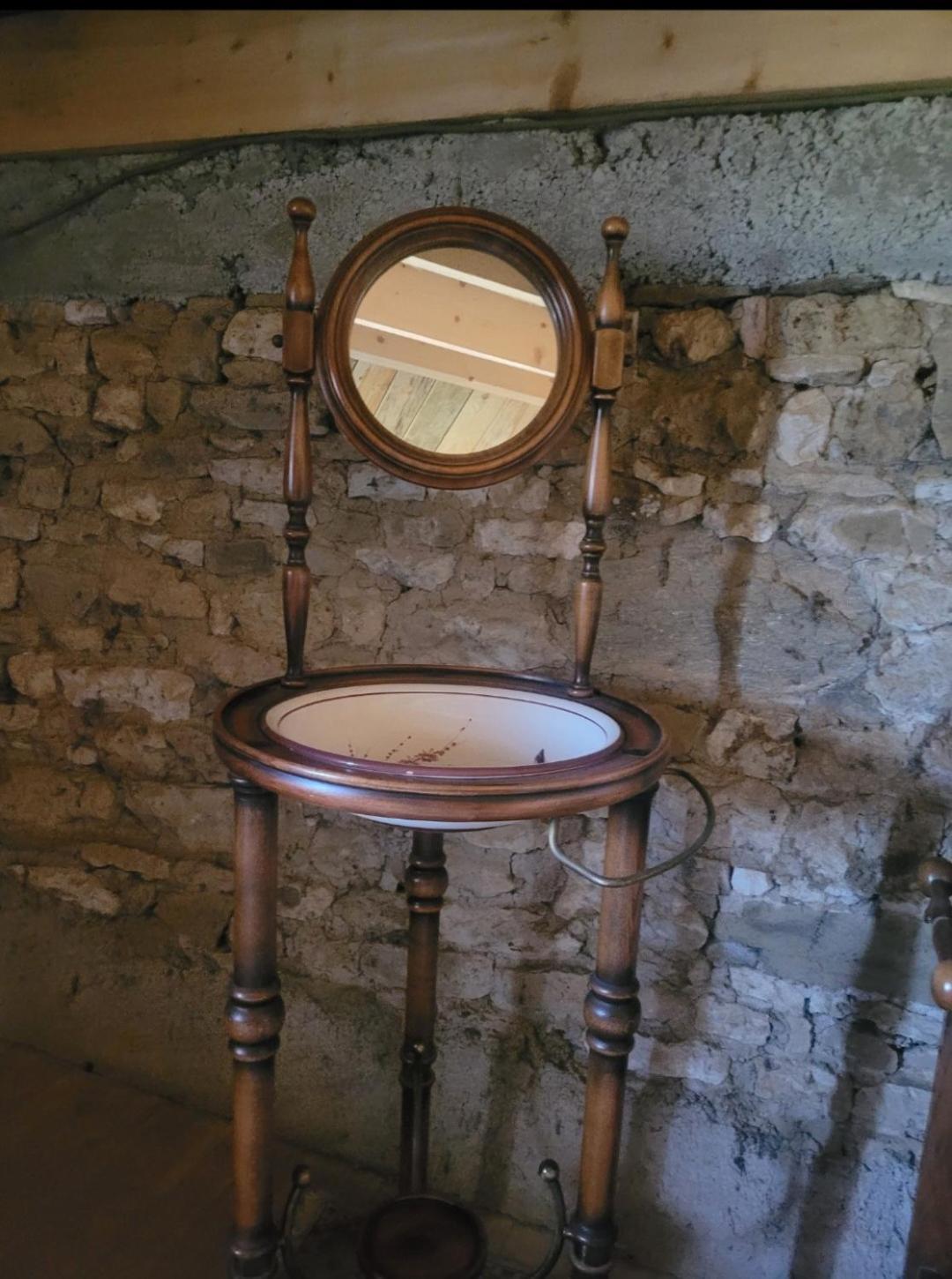 La Chapelle-Themer Nuit Insolite, Chambre Au Dessus D'Une Etable المظهر الخارجي الصورة